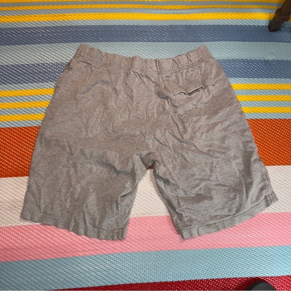 Nike Light Gray Sweat Shorts Men’s Size X-Large - Picture 2 of 3